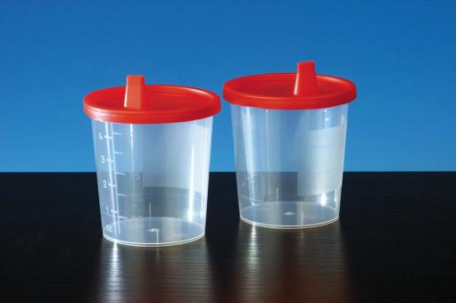 Urinbecher mit rotem Schnappdeckel und Tülle 125 ml